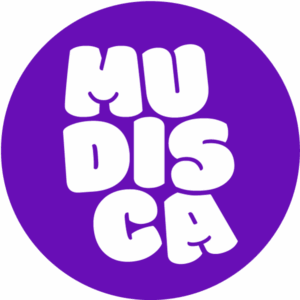 Logotipo del Mudisca, un circulo morado con sus respectivas letras en blanco que parecen infladas, acomodadas en tres filas: mu, dis, y ca hasta abajo.